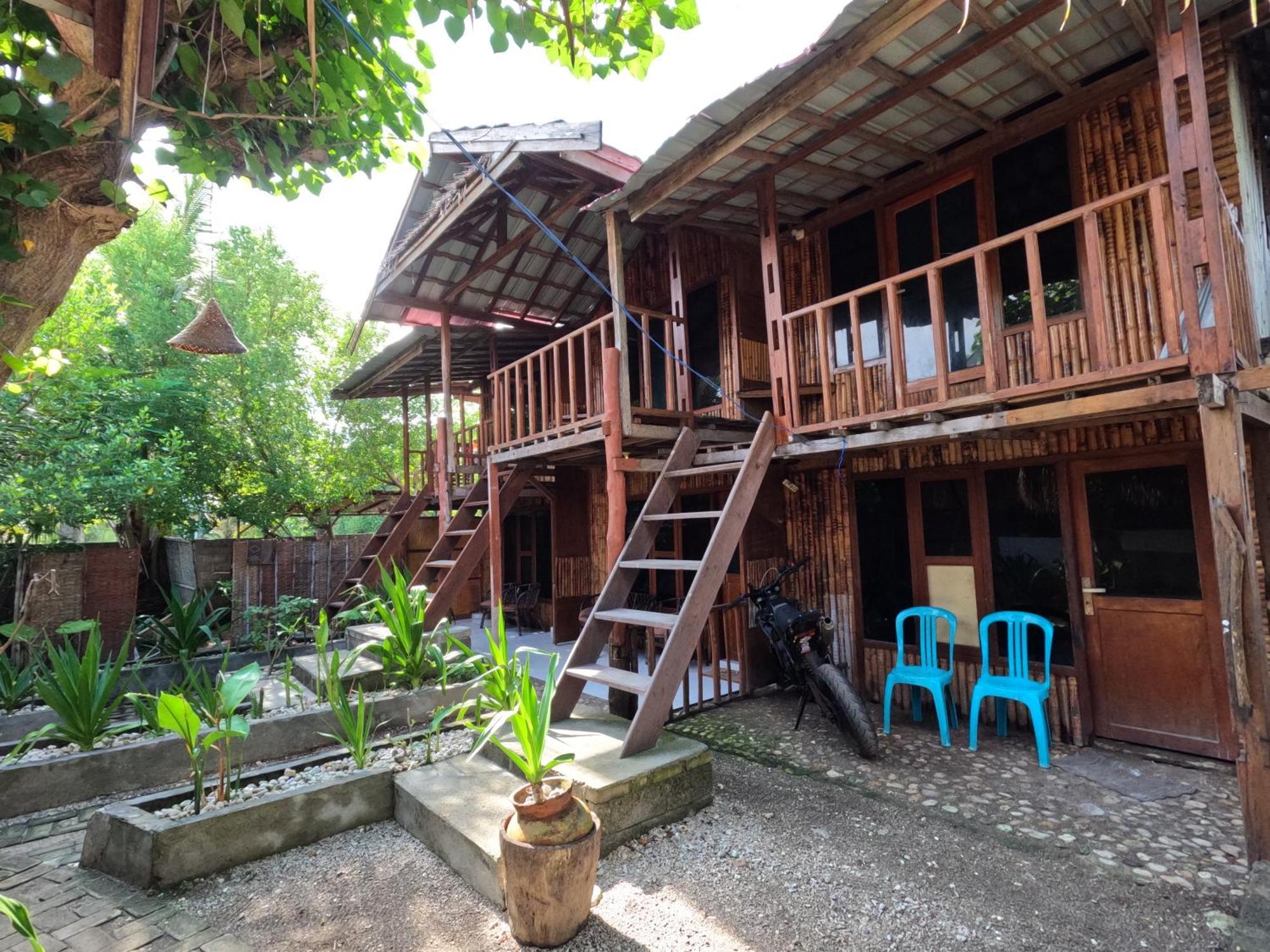 Maryan Moyo Bungalows & Resto Moyo Island Luaran gambar