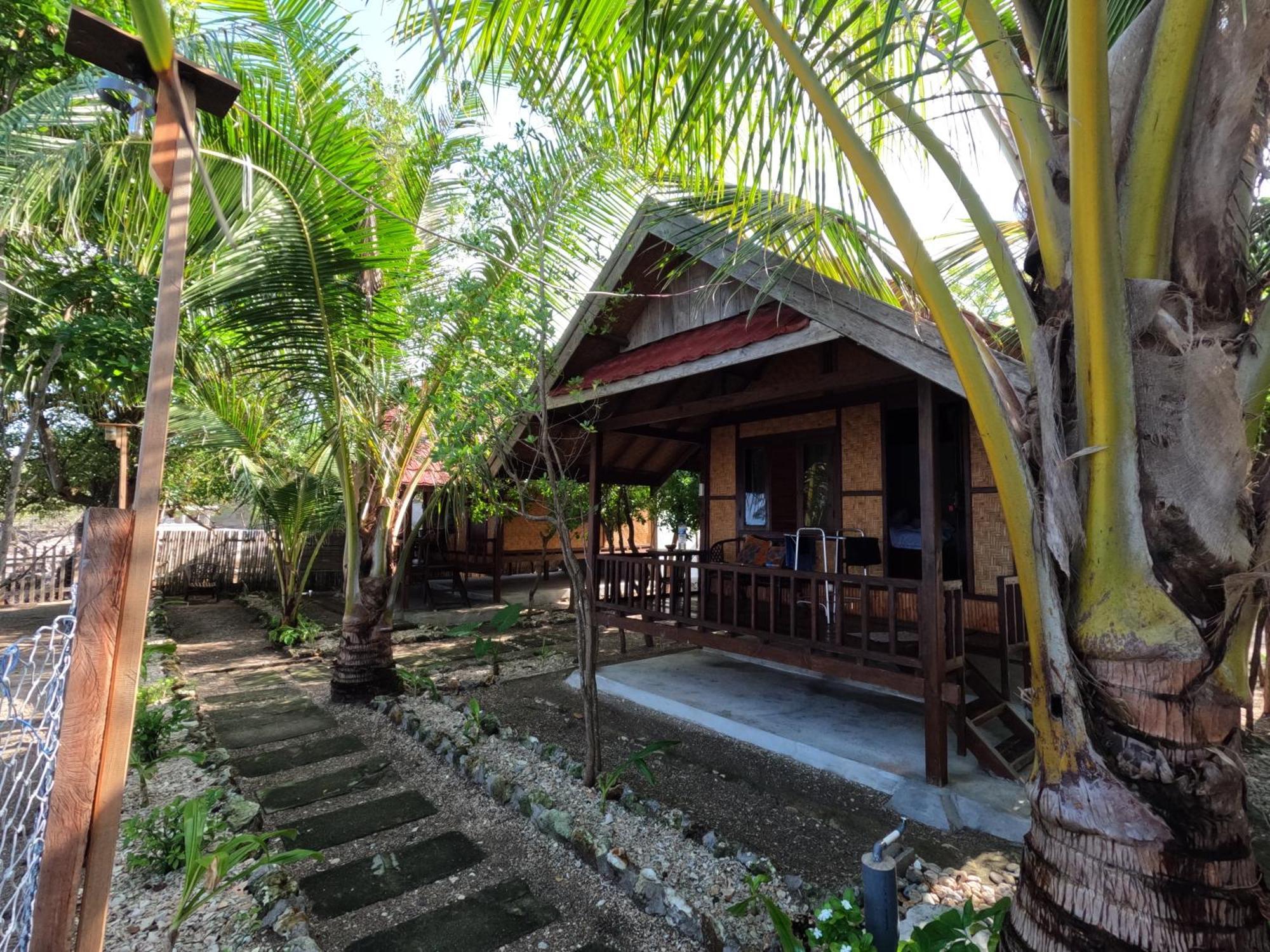 Maryan Moyo Bungalows & Resto Moyo Island Luaran gambar