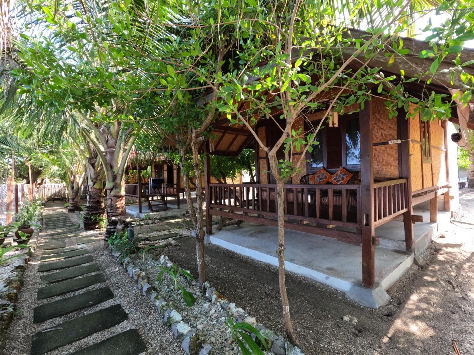 Maryan Moyo Bungalows & Resto Moyo Island Luaran gambar