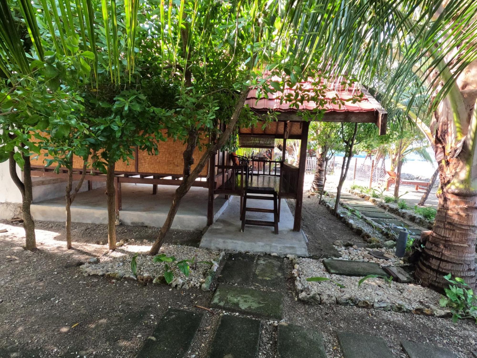 Maryan Moyo Bungalows & Resto Moyo Island Luaran gambar