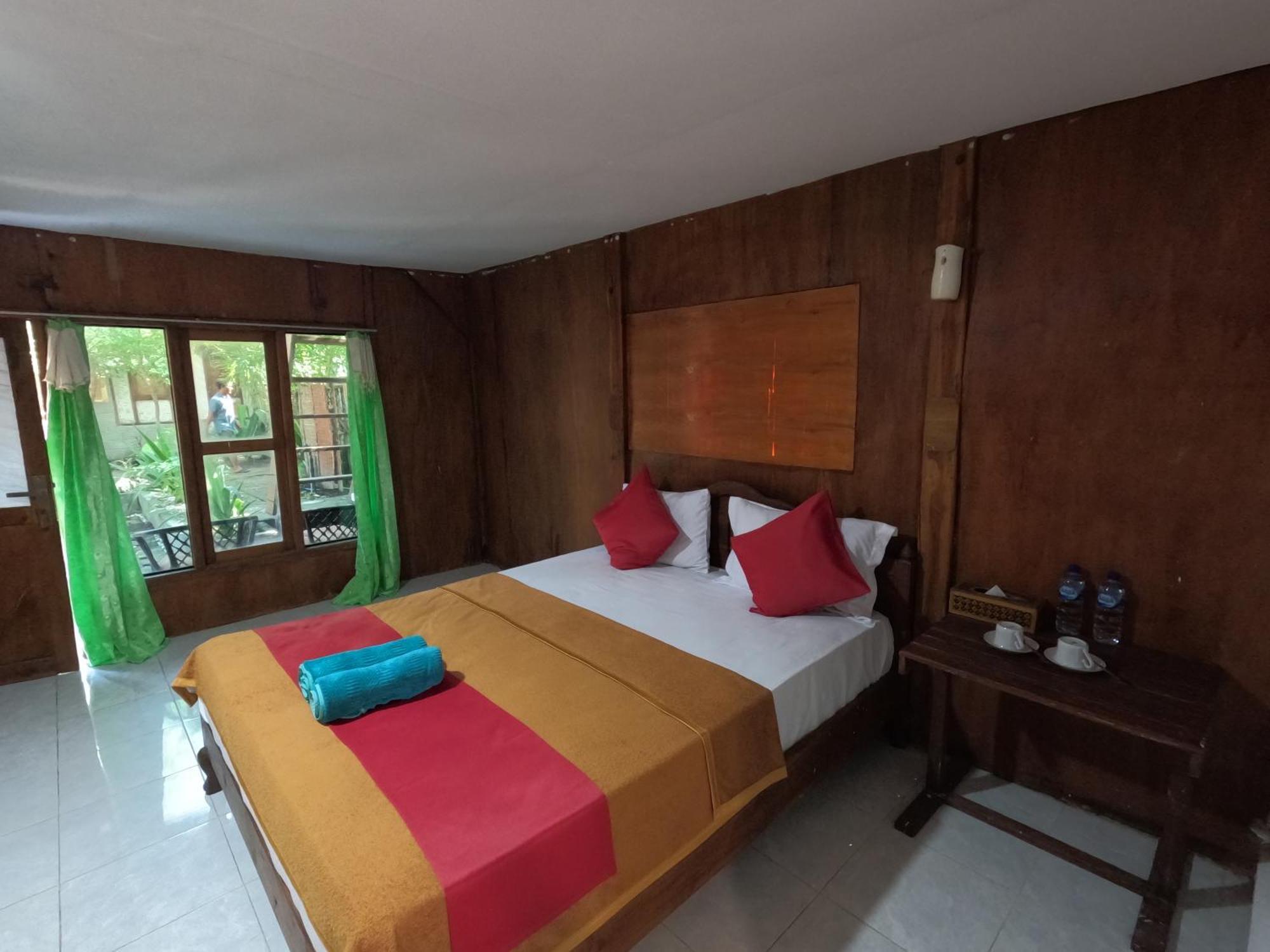 Maryan Moyo Bungalows & Resto Moyo Island Luaran gambar