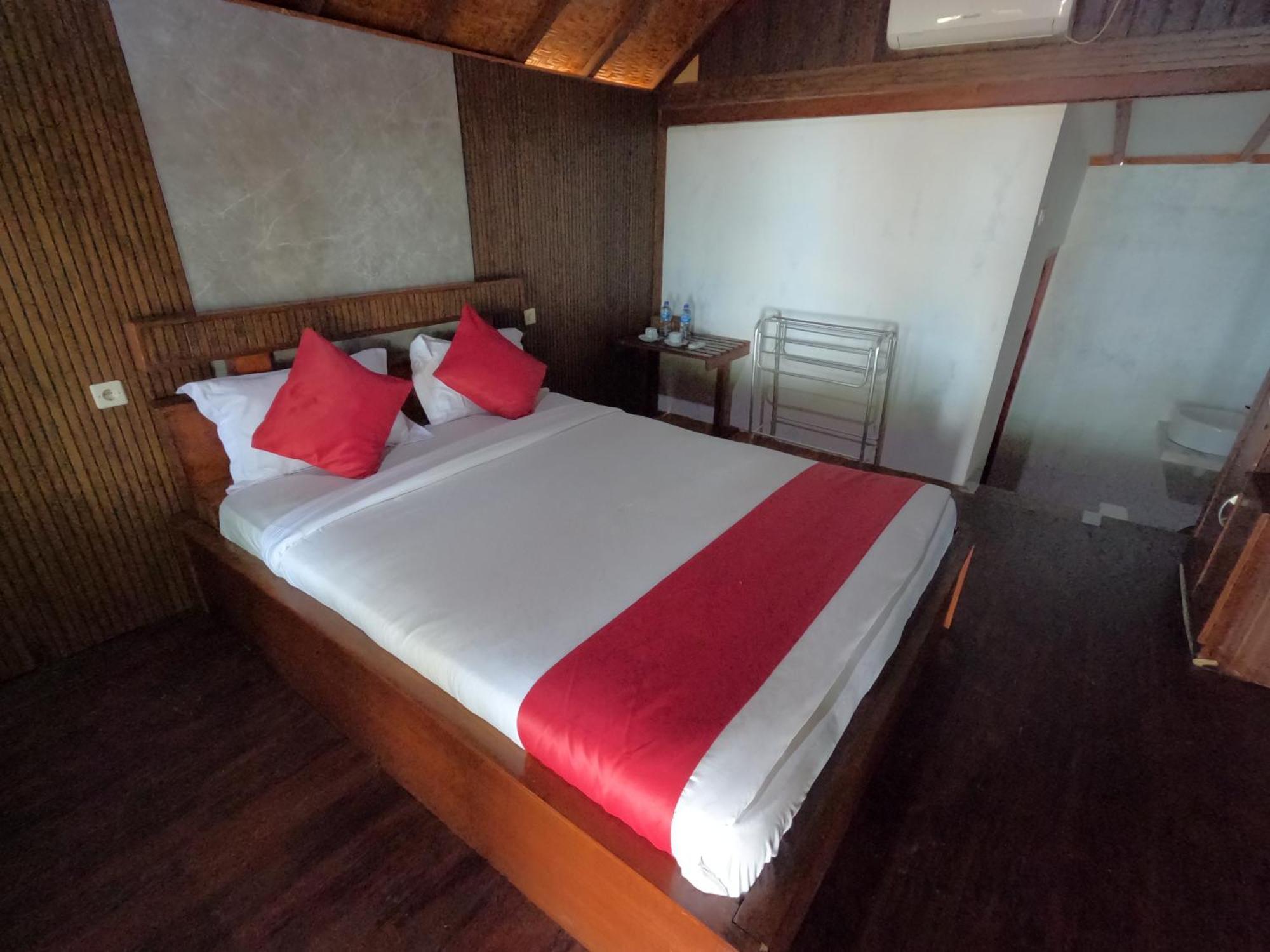 Maryan Moyo Bungalows & Resto Moyo Island Luaran gambar