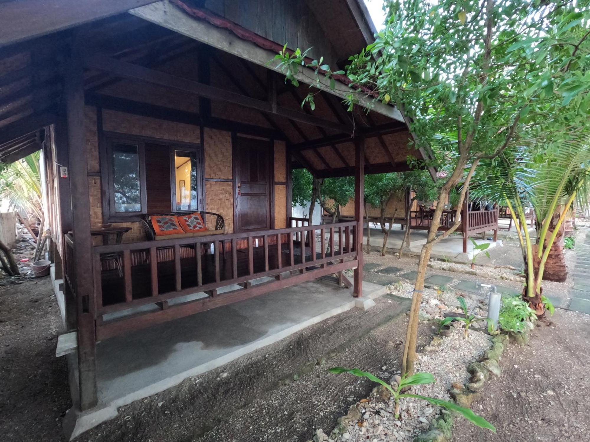 Maryan Moyo Bungalows & Resto Moyo Island Luaran gambar