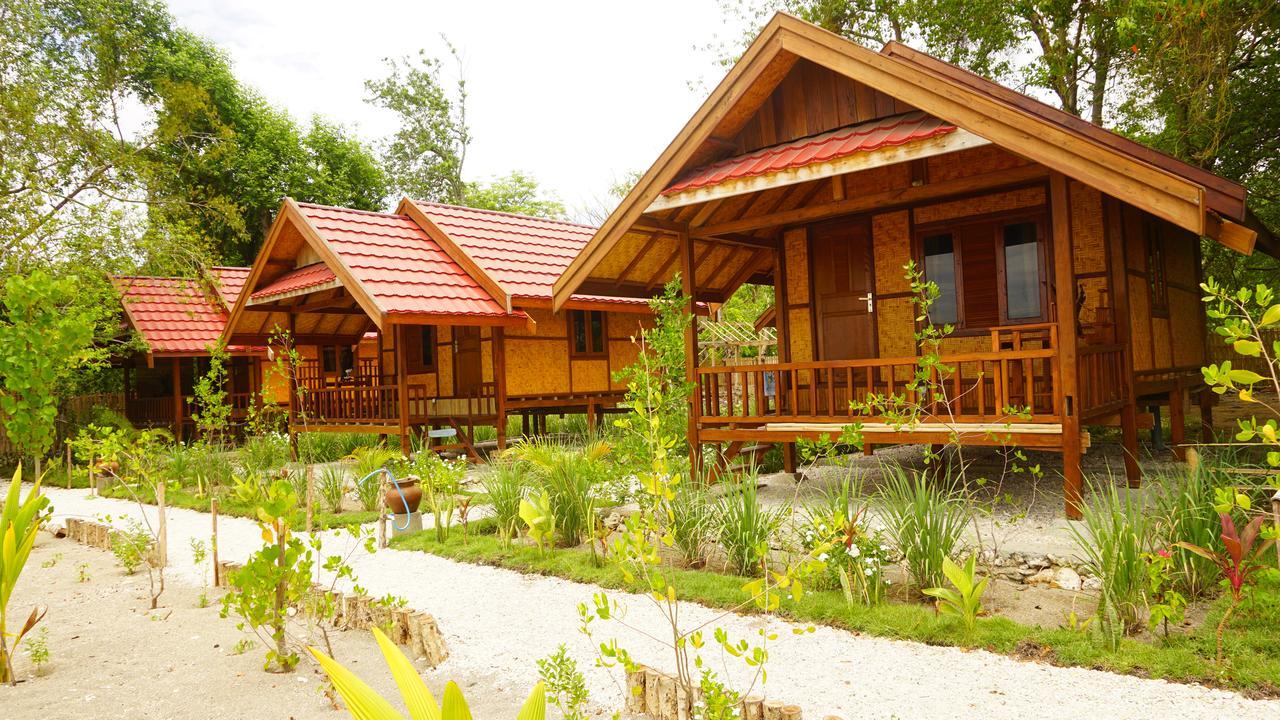 Maryan Moyo Bungalows & Resto Moyo Island Luaran gambar