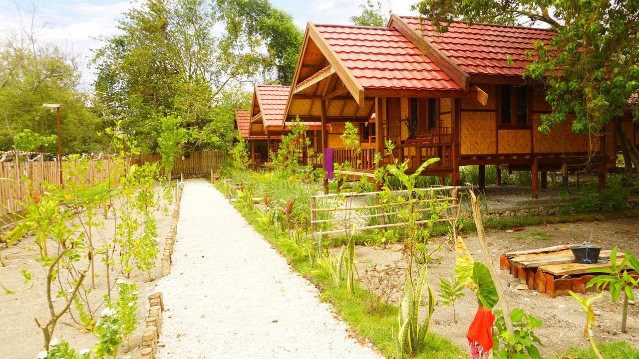 Maryan Moyo Bungalows & Resto Moyo Island Luaran gambar