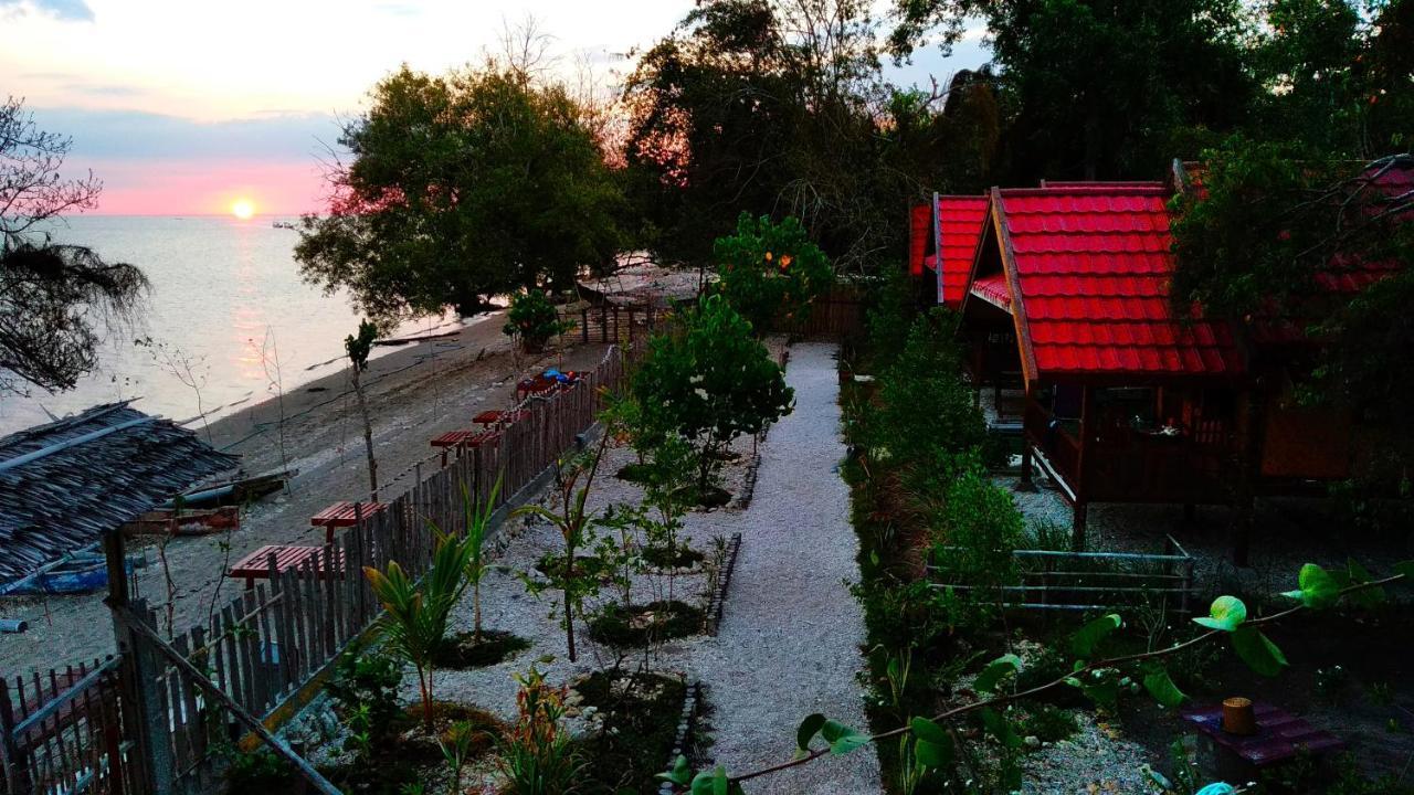 Maryan Moyo Bungalows & Resto Moyo Island Luaran gambar