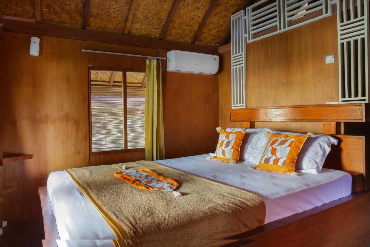 Maryan Moyo Bungalows & Resto Moyo Island Luaran gambar