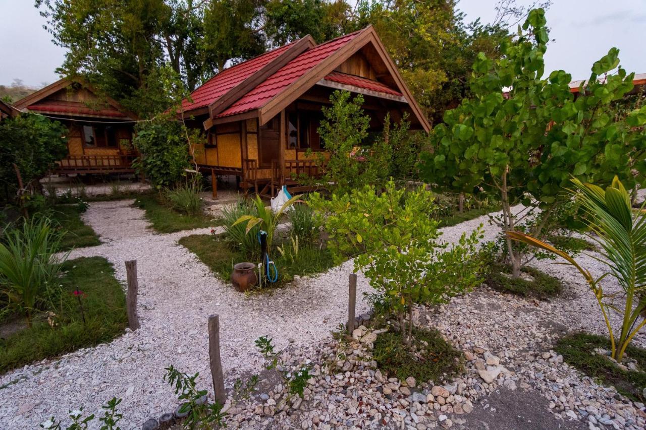 Maryan Moyo Bungalows & Resto Moyo Island Luaran gambar