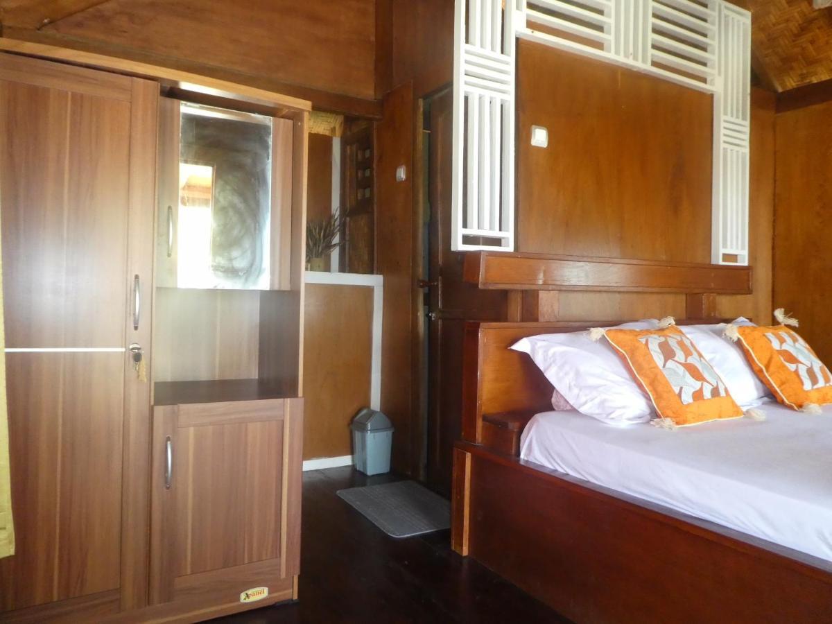 Maryan Moyo Bungalows & Resto Moyo Island Bilik gambar